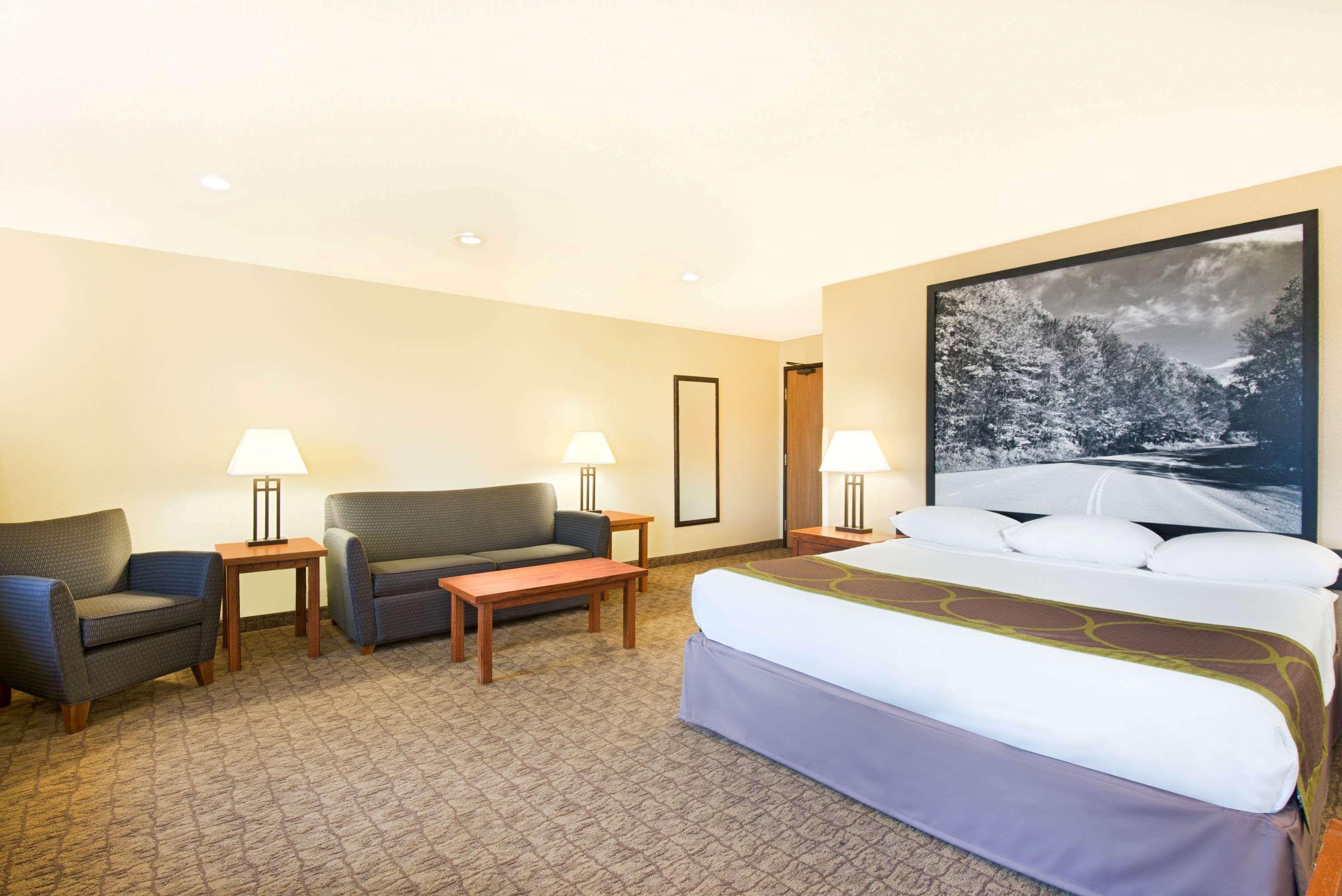 Super 8 By Wyndham Ripley Hotell Exteriör bild
